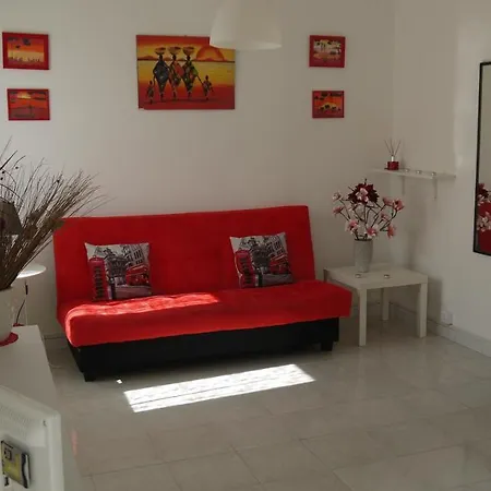 Accanto Al Faro アパート *