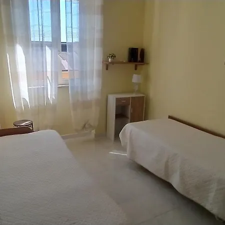 Accanto Al Faro * ヴァスト