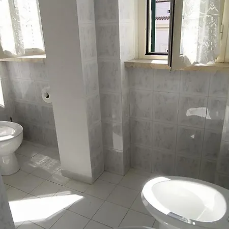 Accanto Al Faro ואסטו