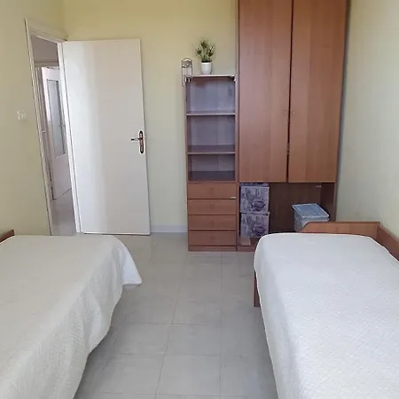 Accanto Al Faro ואסטו